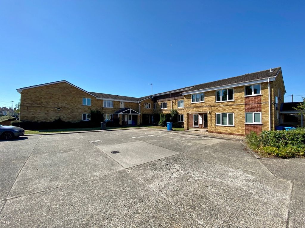 Property photo 1 of 6 Bronte Court