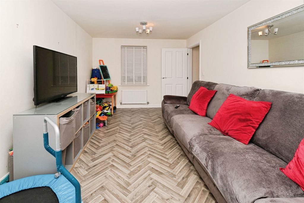 Property photo 2 of 15