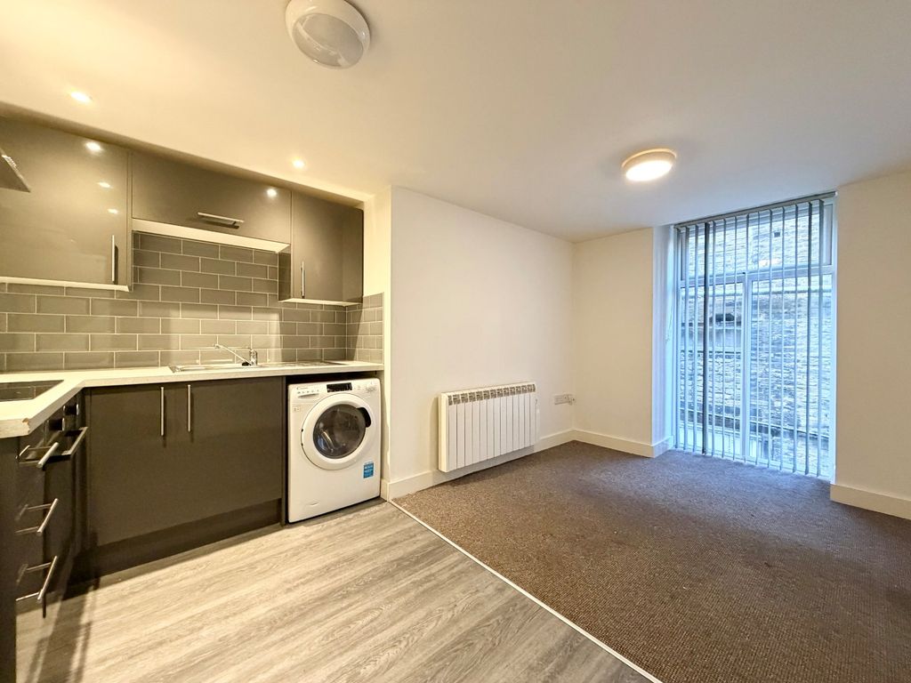 Property photo 3 of 7 Picture No. 05