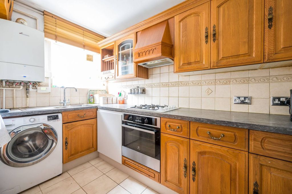 Property photo 3 of 5