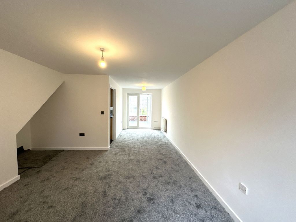 Property photo 3 of 14 Living Room