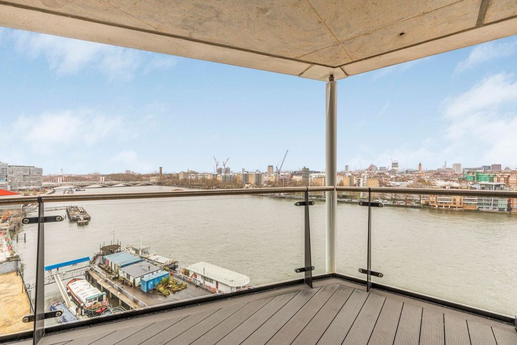 Property photo 2 of 20 181__3_Riverlight_Qu