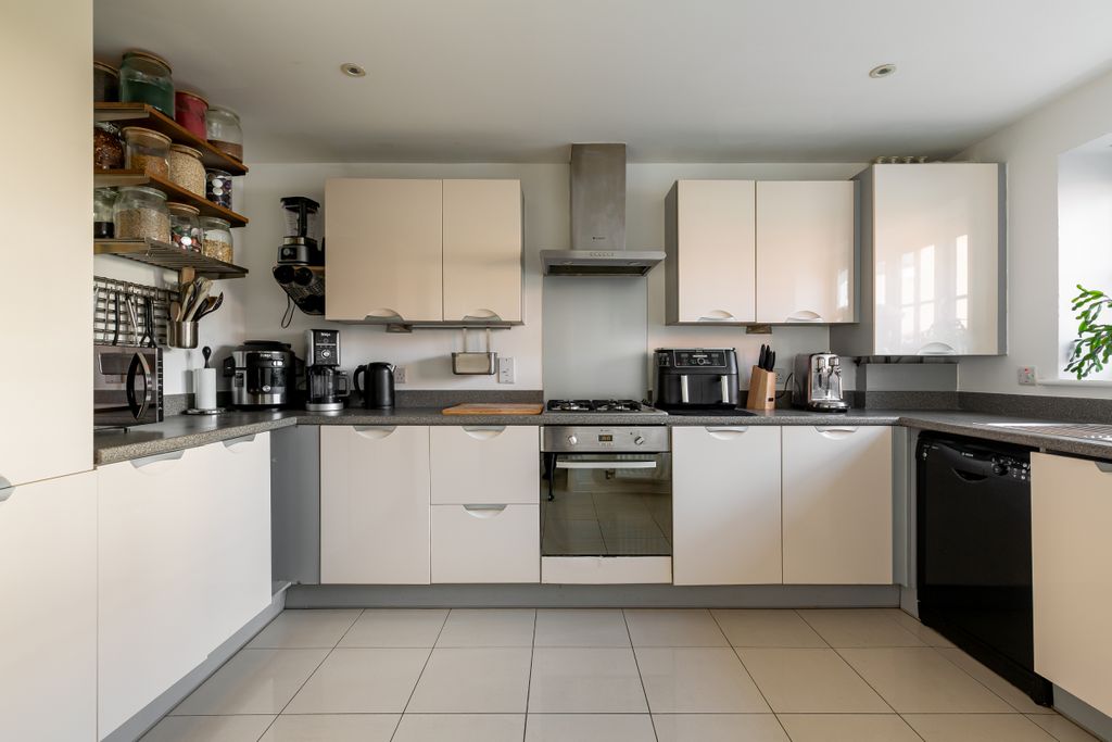 Property photo 1 of 9 Picture No. 05