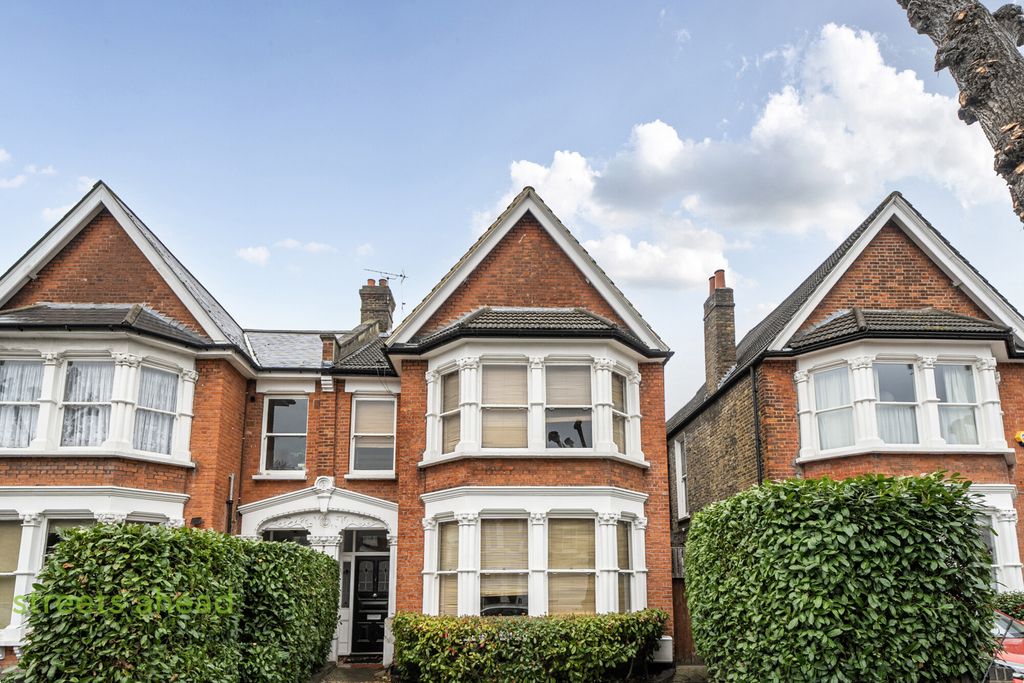 Property photo 3 of 20 3427cd13-5095-48F...