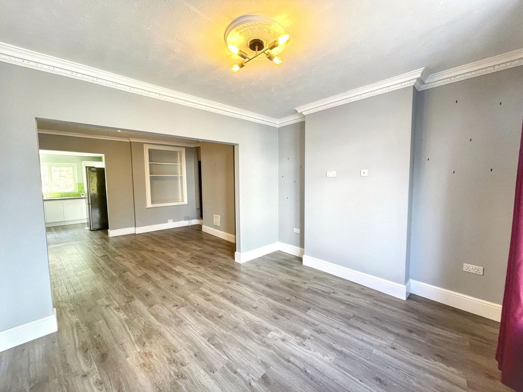 Property photo 2 of 48