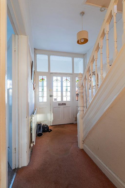 Property photo 2 of 16 Redlands Road 132-10.Jpg