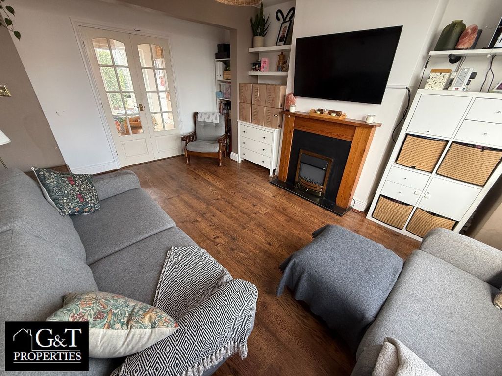 Property photo 3 of 18