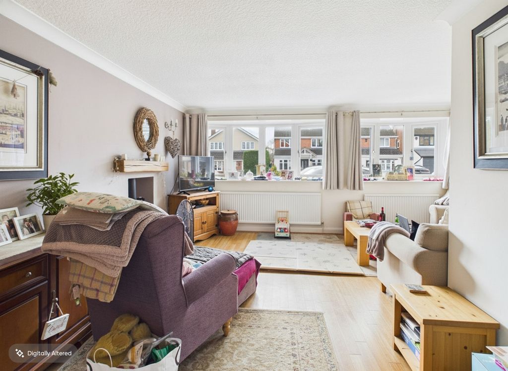 Property photo 2 of 20 Lounge 1