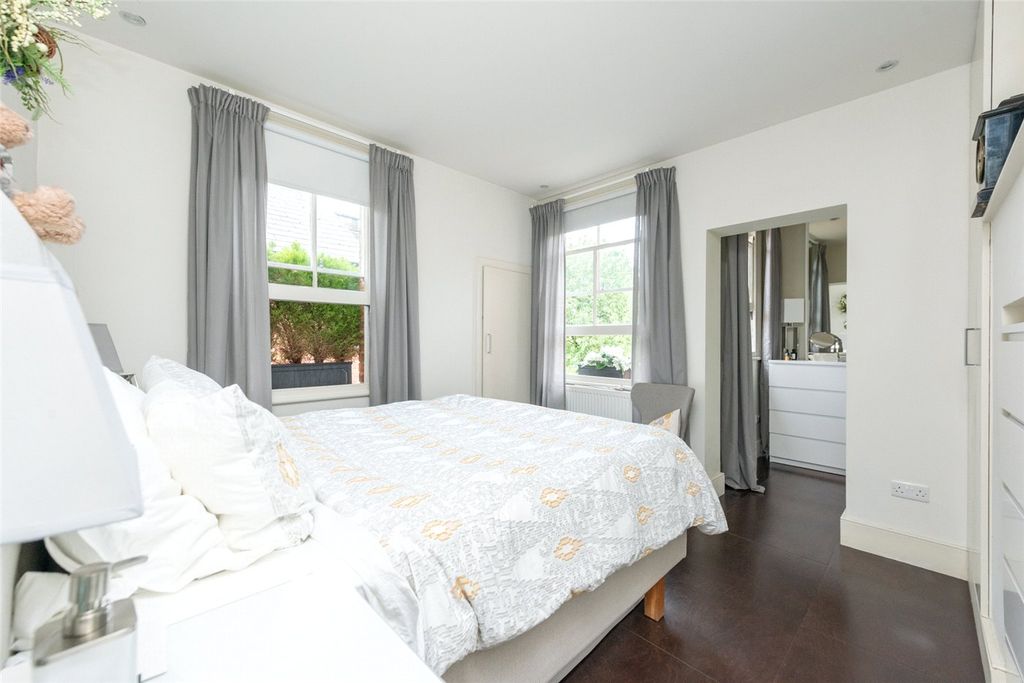Property photo 3 of 18 Picture No. 05