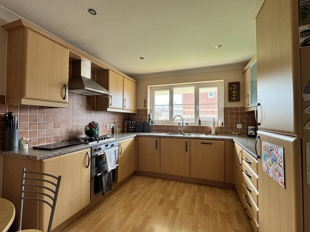 Property photo 2 of 29 Kitchen