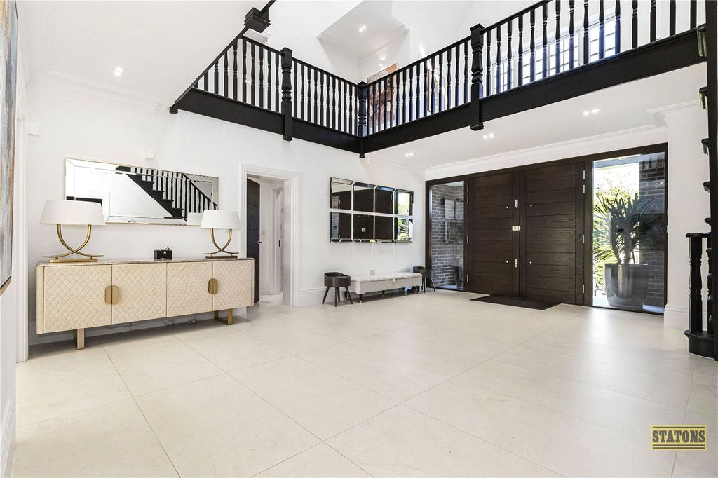 Property photo 2 of 35 Picture No. 44