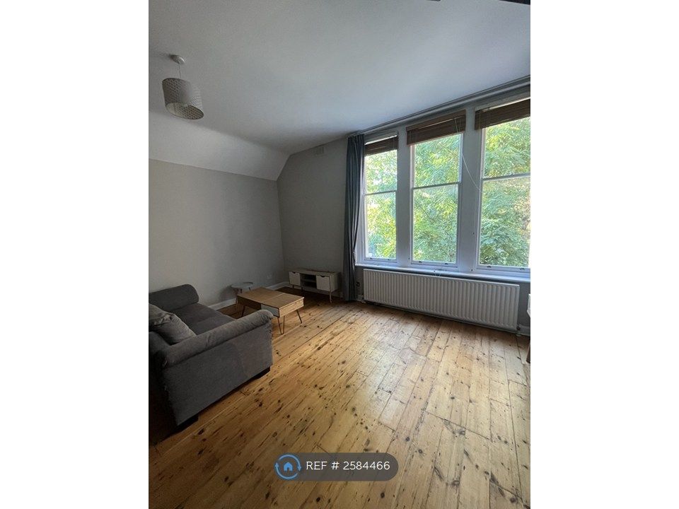 Property photo 2 of 18 Living Room