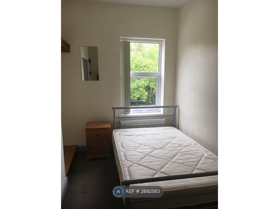 Property photo 3 of 19 Upstairs Bedroom