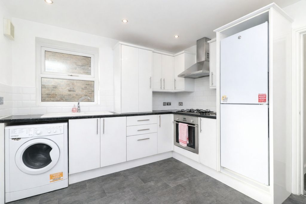 Property photo 3 of 11 Picture No. 34