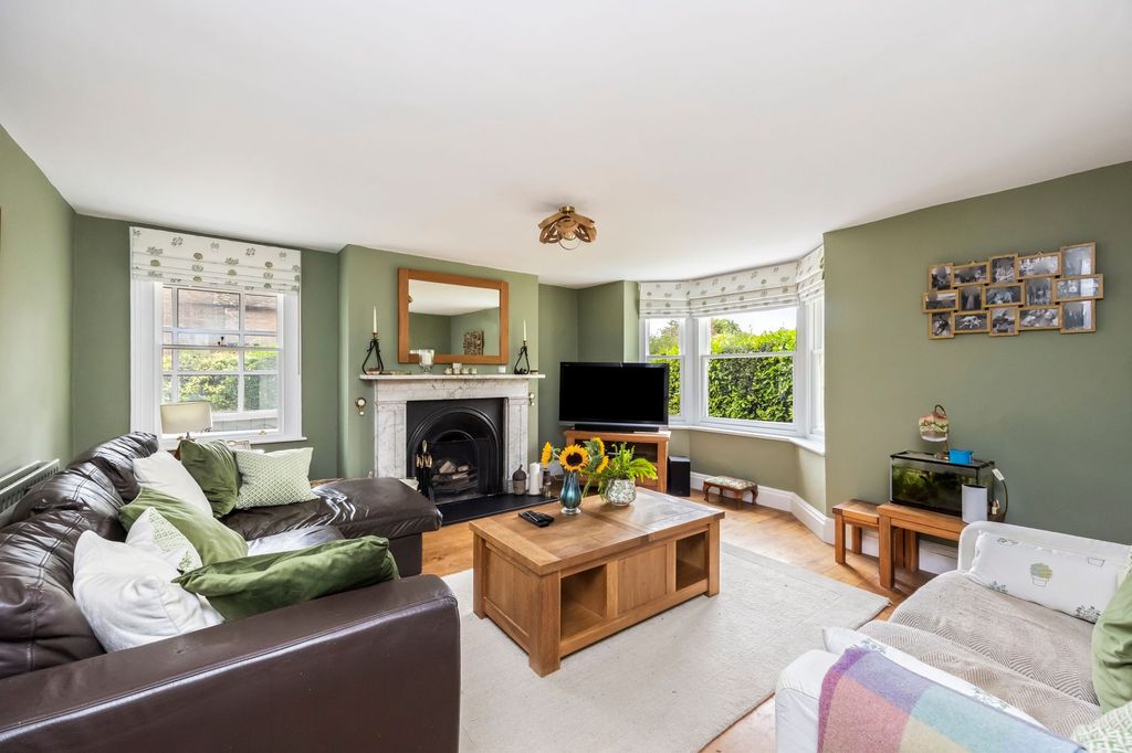 Property photo 2 of 38