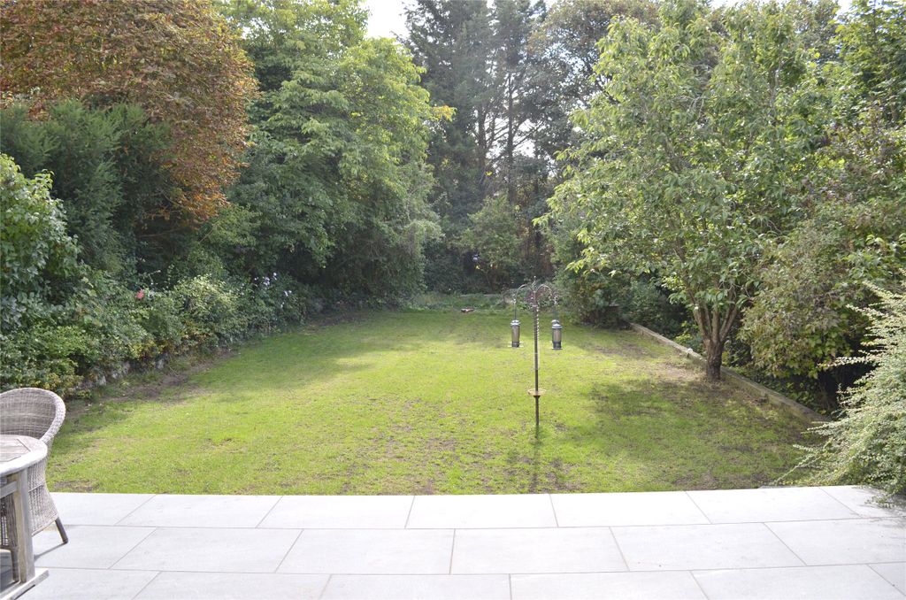Property photo 3 of 37 Picture No. 02