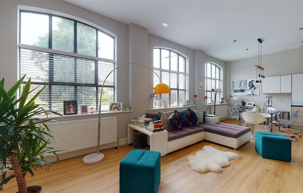 Property photo 2 of 9 Picture 2