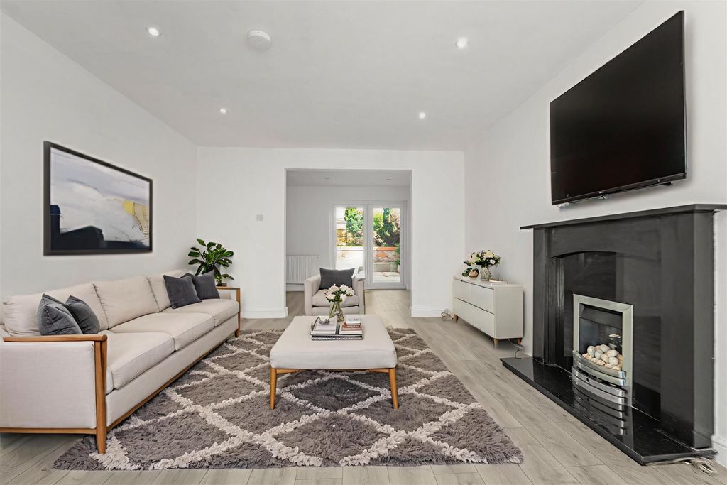 Property photo 2 of 30 Dsc08118 - 0 (1).Jpg