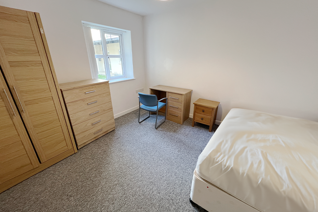 Property photo 1 of 6