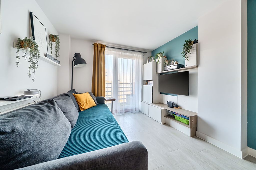 Property photo 3 of 12