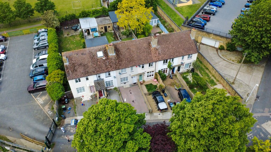 Property photo 3 of 18 5167032