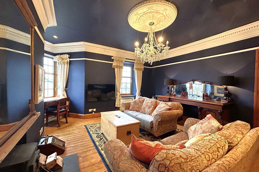 Property photo 2 of 19