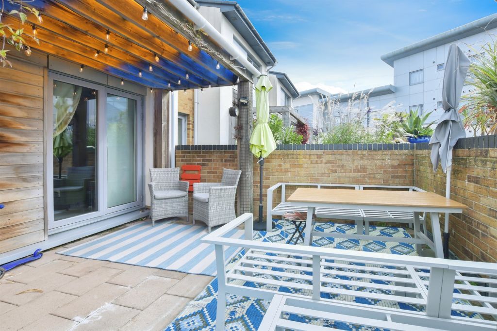 Property photo 2 of 20