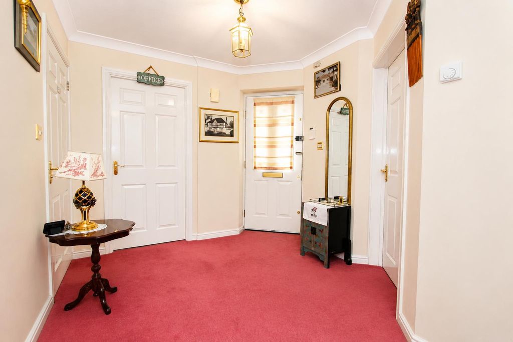 Property photo 3 of 25 Hall.Png