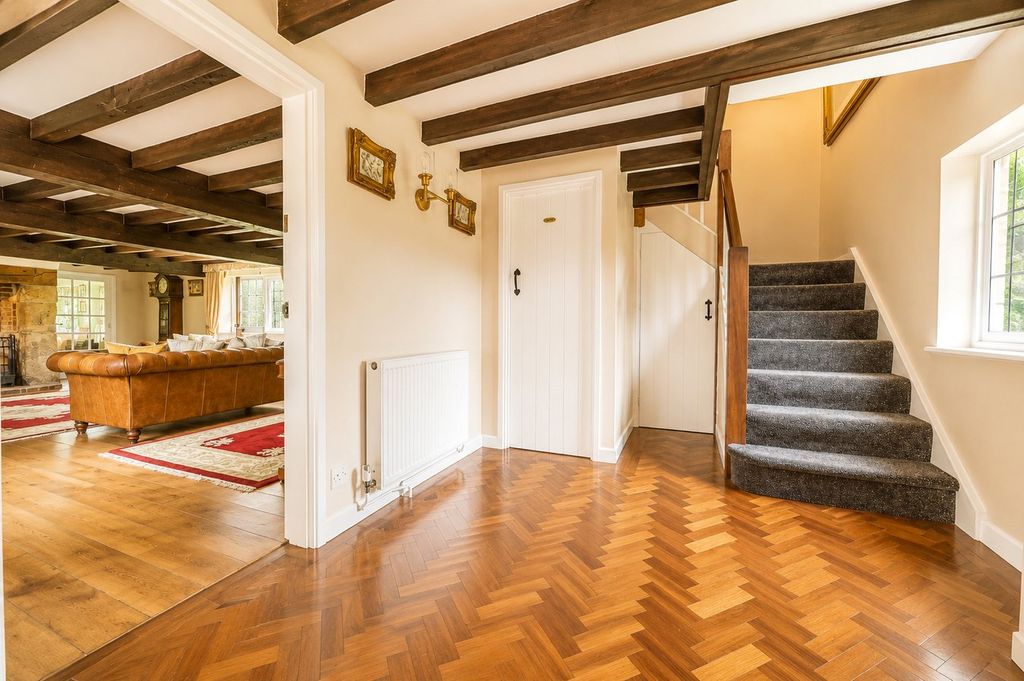 Property photo 2 of 26