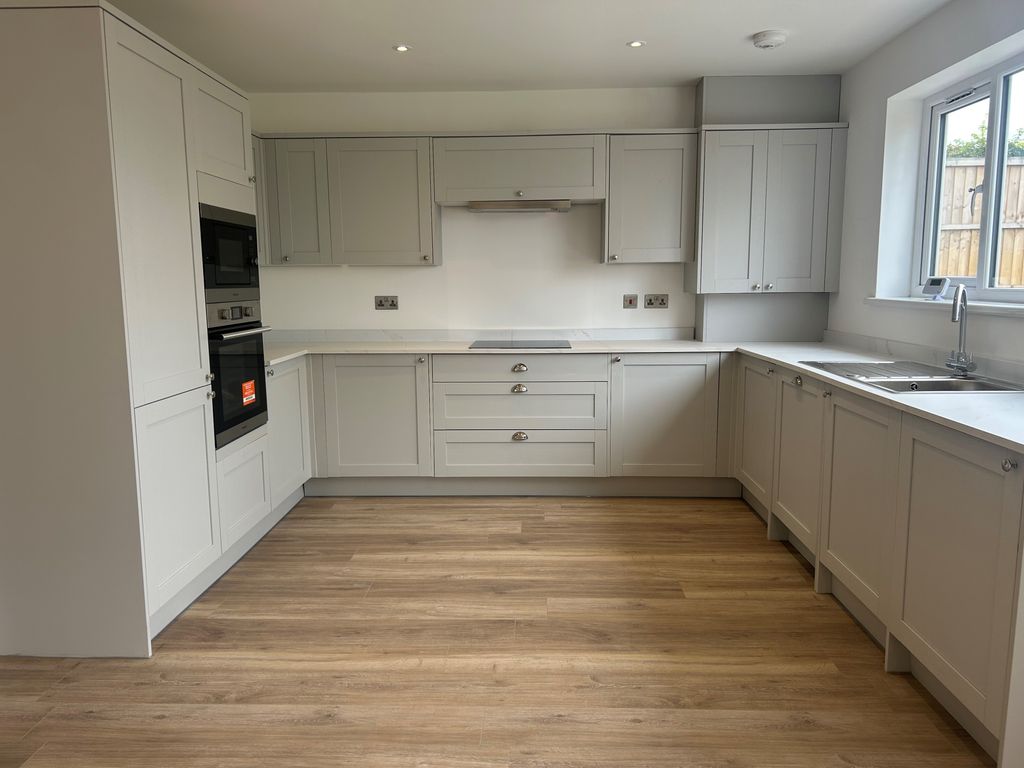 Property photo 2 of 13 Kitchen