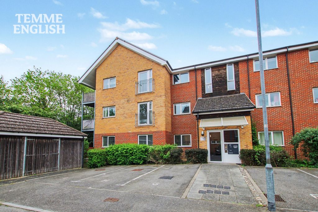 Property photo 1 of 27