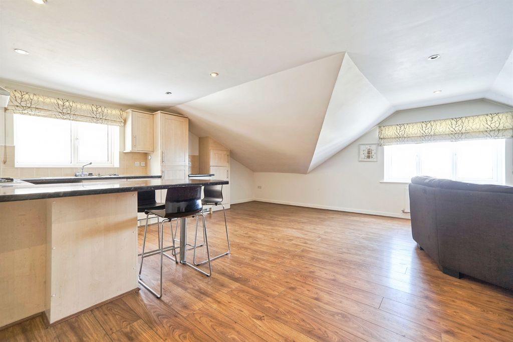 Additional image 5 of 3 bed flat for saleOwlcotes Road, Pudsey LS28