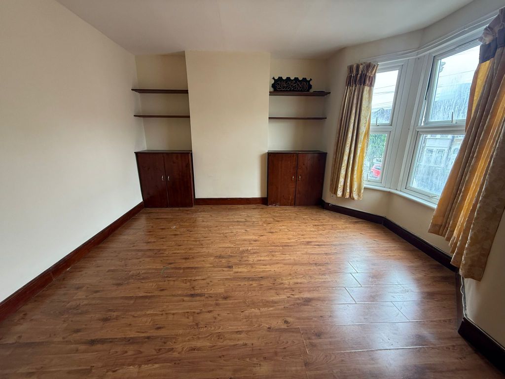 Property photo 3 of 6