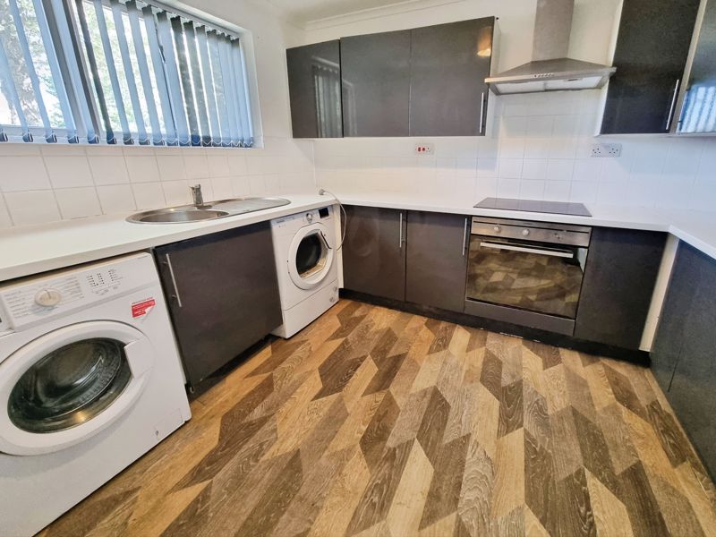 Property photo 2 of 8 Photo 4