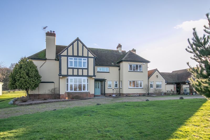 Property photo 2 of 30 Gutteridge Hall Lane
