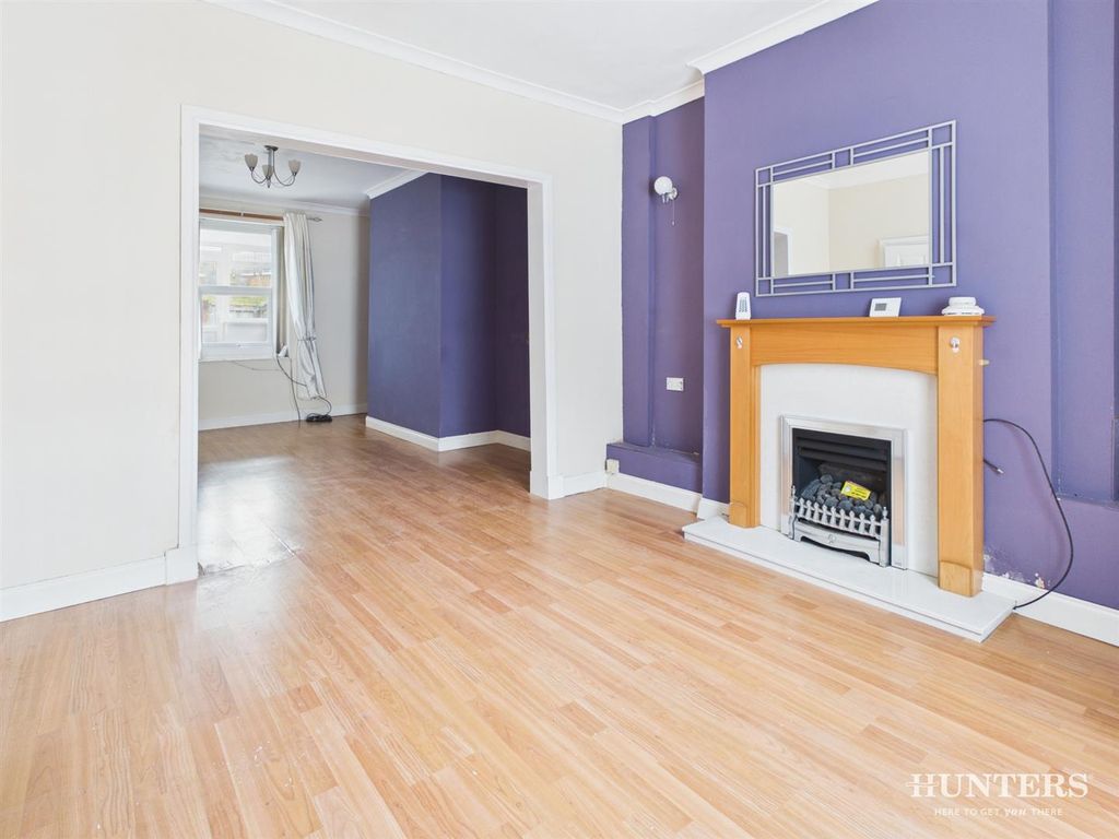Property photo 2 of 17 Cam05287G0-Pr0226-Still001.Jpg