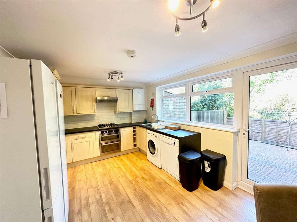 Property photo 2 of 19 Kit.Jpg