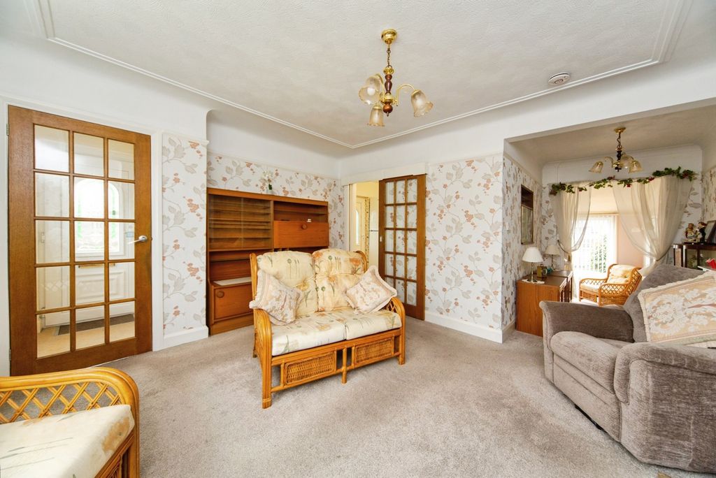 Property photo 2 of 15 Pbox-Img.Jpg