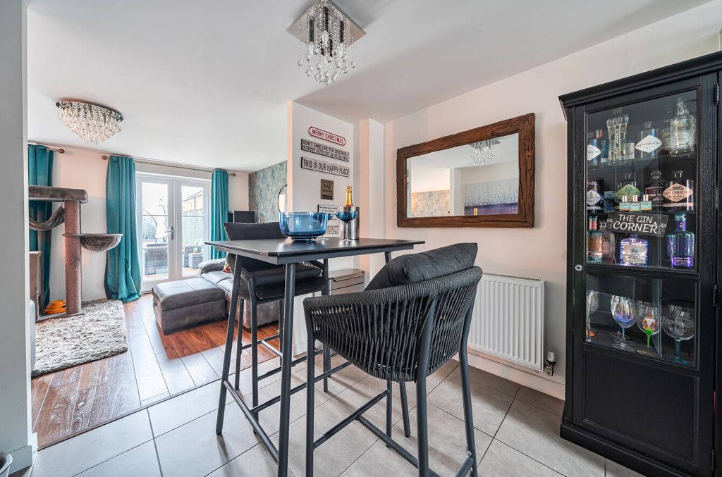 Property photo 3 of 21 1441865-20-69Df78...