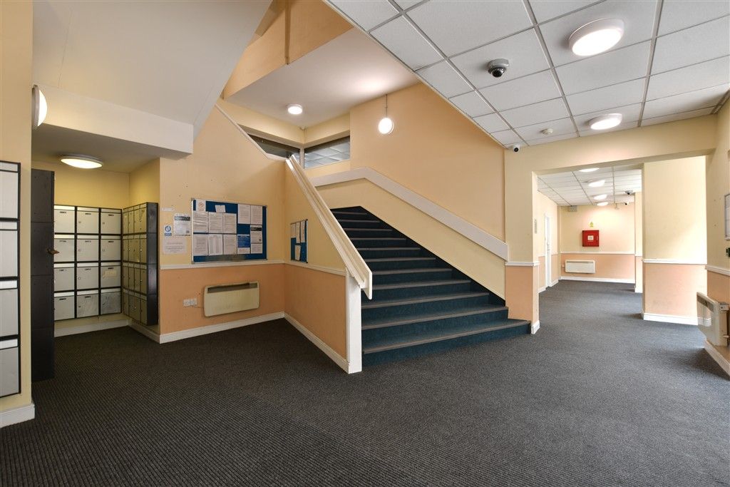 Property photo 1 of 7 Hallway