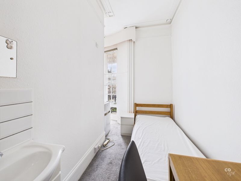 Property photo 1 of 8 Photo 8