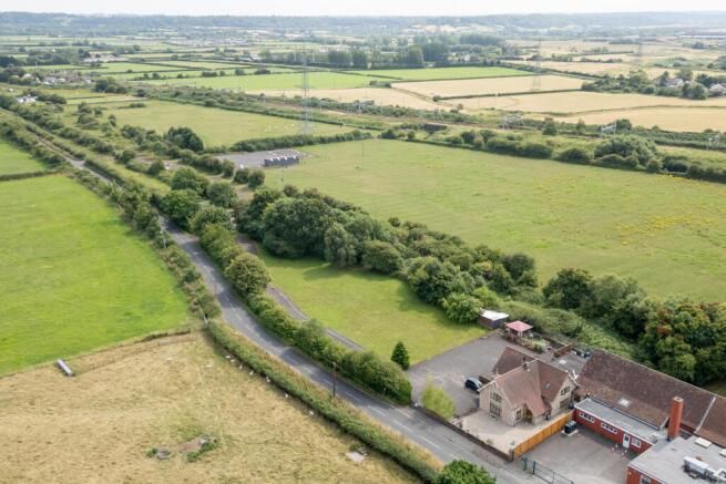 Property photo 3 of 16 9136_Osy-52174279_Img_17_0000_Max_656x437.Jpeg