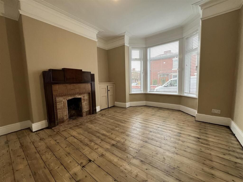 Property photo 2 of 33 Living Room