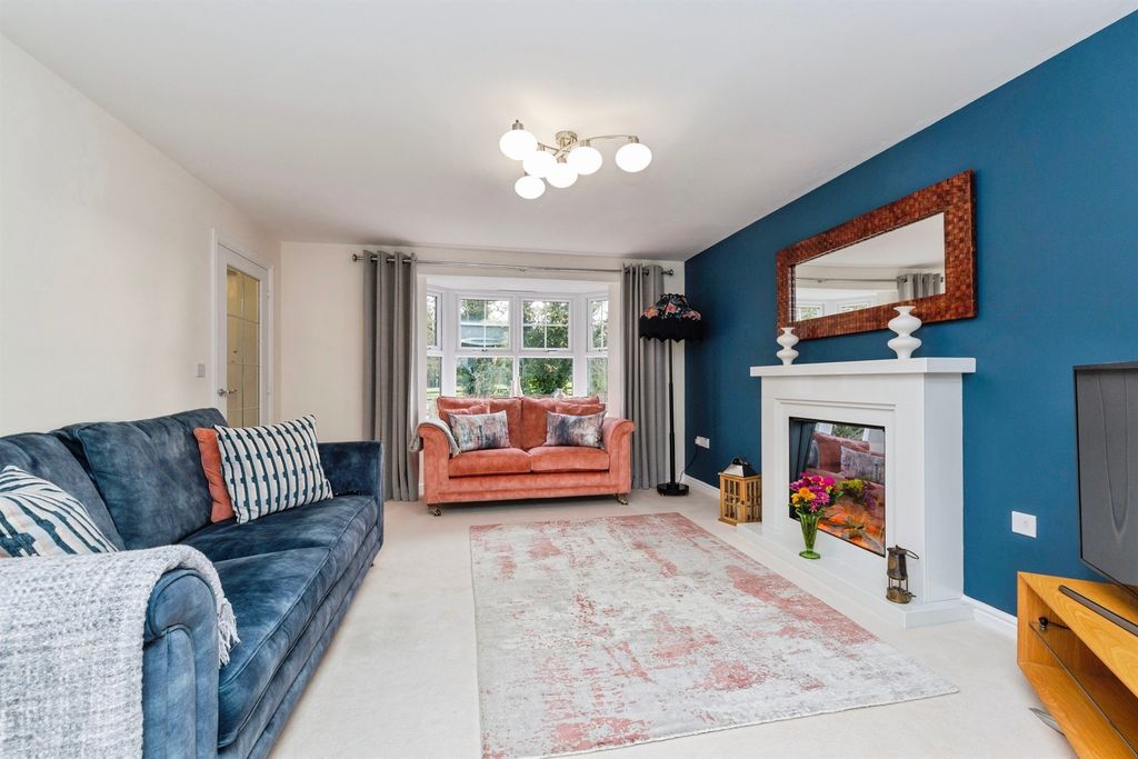 Property photo 3 of 16