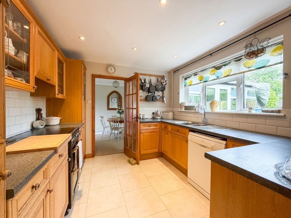 Property photo 2 of 21