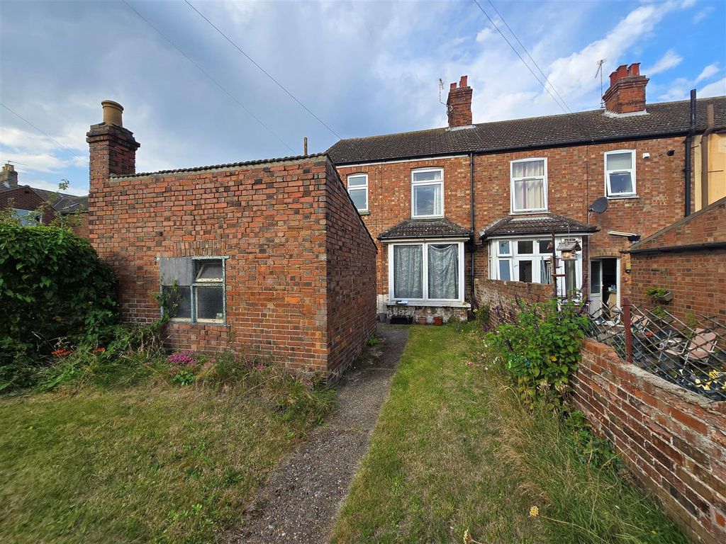 Property photo 2 of 9 Rear