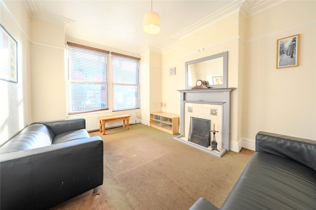 Property photo 2 of 24 Picture No. 05