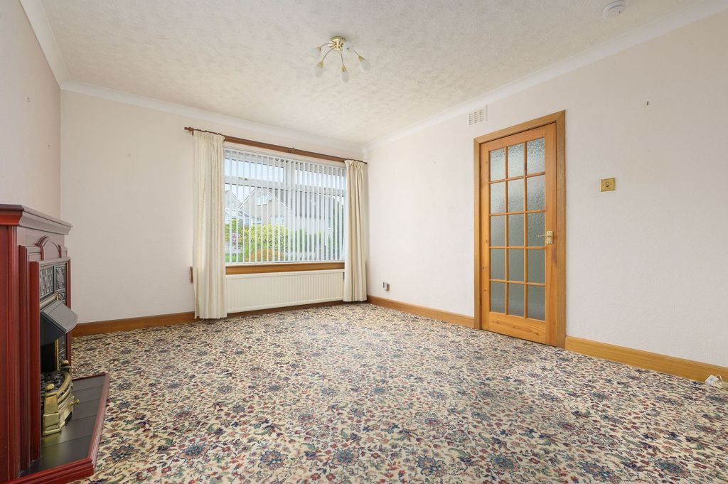 Property photo 3 of 28