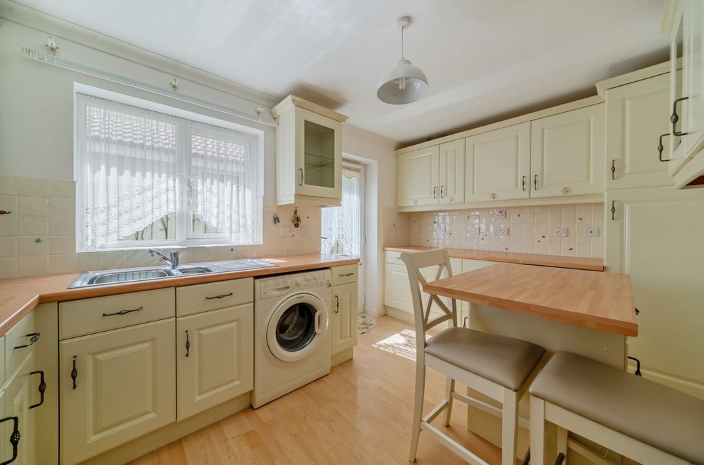 Property photo 3 of 24 3 - 1479514-8-6A34537...