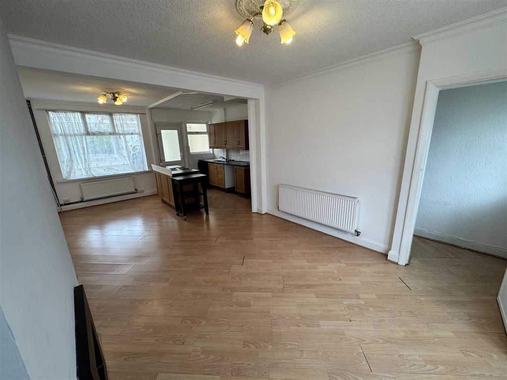 Property photo 3 of 20 Open Plan Living